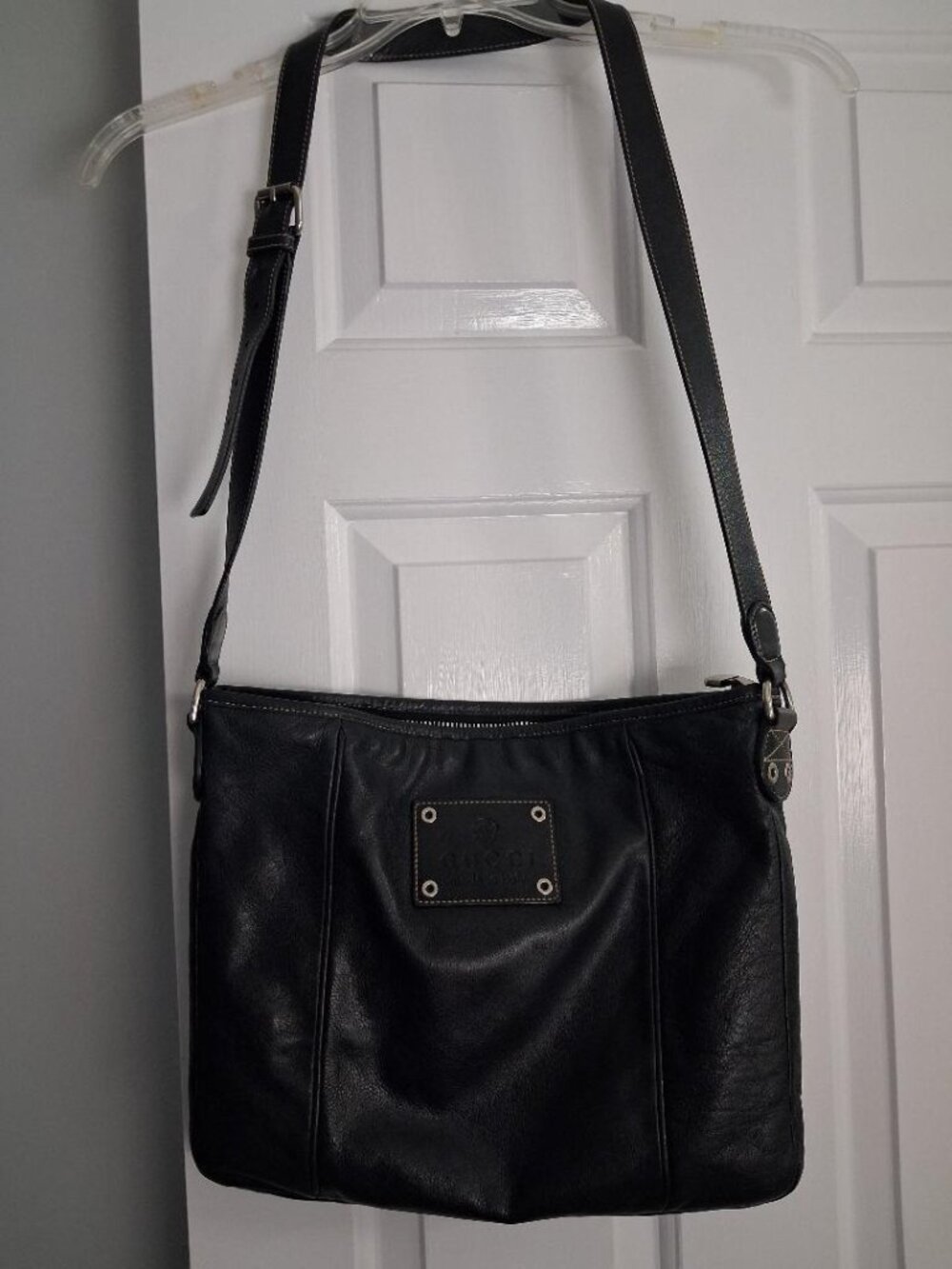 GUCCI Hysteria Crest Messenger Bag - Unisex